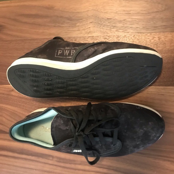 Reebok Shoes - Reebok casual black shoes